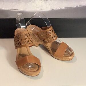 Franco Fortini Tan Saddle Laser Cut Faux Leather Cork Wedge Platform Sandal Sz 7